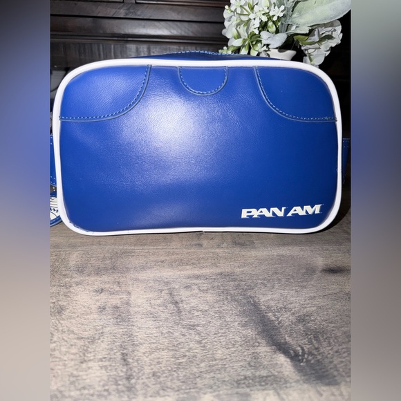 NWOT RETRO STYLE PAN AM COSMETIC WASH BAG - Picture 5 of 11